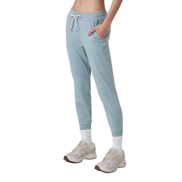 Vuori Women’s Performance Joggers - Picture 2 of 9